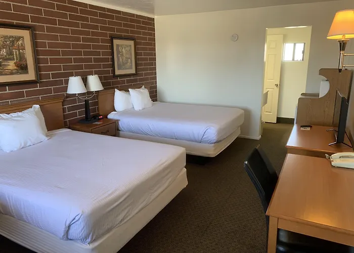 Days Inn By Wyndham Lake Point